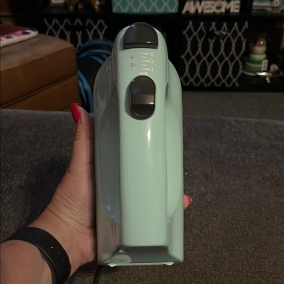 Kitchen Aid Mint Green 5-Speed Hand Mixer - Picture 5 of 6